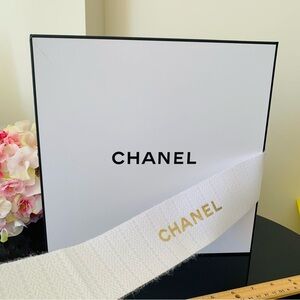 Chanel large box holiday 2024 white black new never used